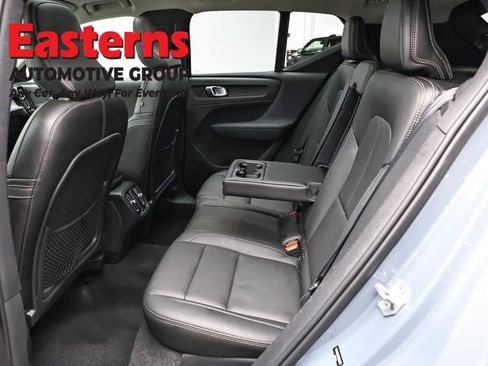 Used 2021 Volvo XC40 T4 Inscription FWD image 21