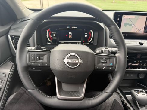 Used 2025 Nissan Rogue Platinum w/ Platinum Premium Package image 20