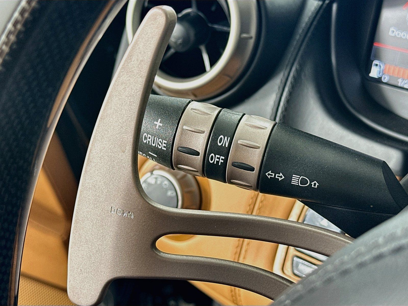 Used 2014 Ferrari California RWD image 21