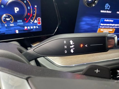 Certified 2025 Chevrolet Suburban High Country image 47