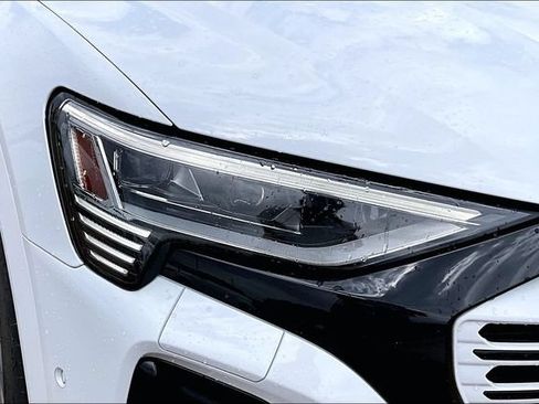 Used 2024 Audi Q8 e-tron Prestige AWD/4WD image 31