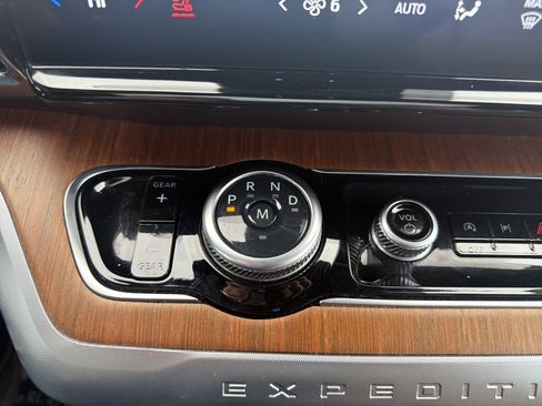 Certified 2025 Ford Expedition Max King Ranch AWD/4WD image 24