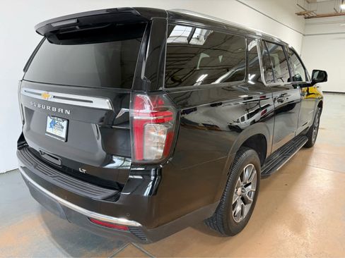 Used 2024 Chevrolet Suburban LT w/ LT Signature Plus Package AWD/4WD image 7