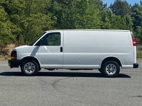 Used 2012 Chevrolet Express 1500 RWD image 3