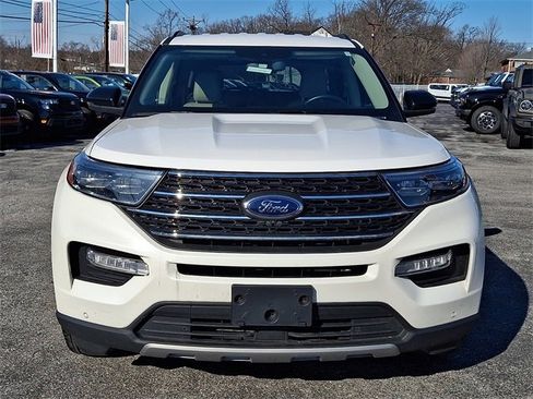 Certified 2022 Ford Explorer XLT w/ Equipment Group 202A image 2