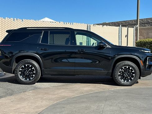 Certified 2025 Chevrolet Traverse Z71 w/ Enhanced Driving Package AWD/4WD image 3