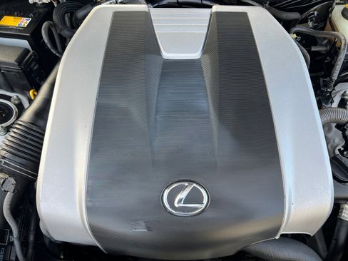 Used 2018 Lexus IS 300 AWD image 41