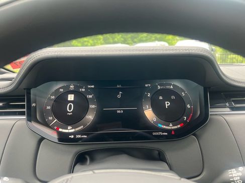 New 2026 Land Rover Range Rover Long Wheelbase SE AWD/4WD image 14