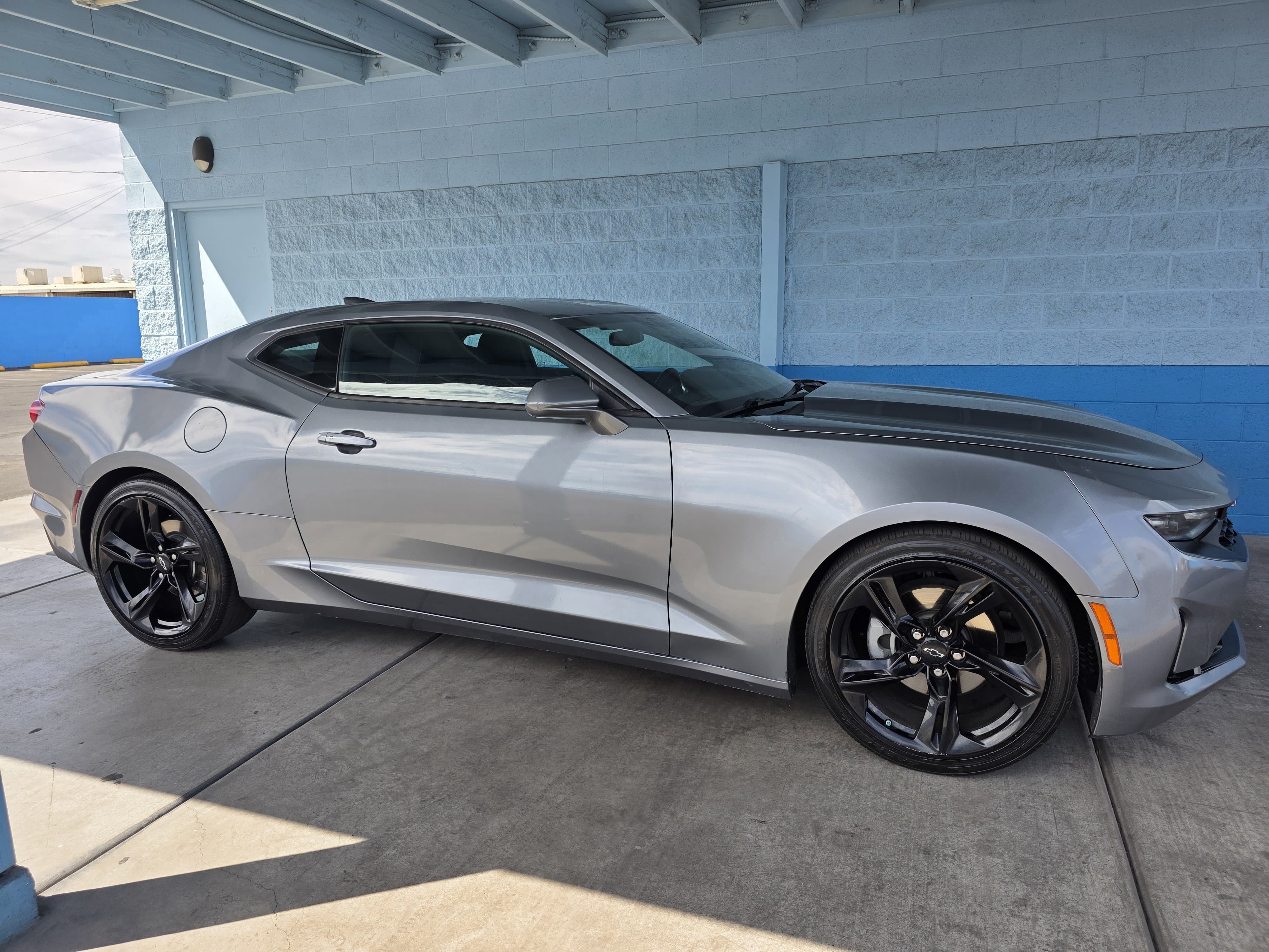 Used 2020 Chevrolet Camaro LT RWD image 2