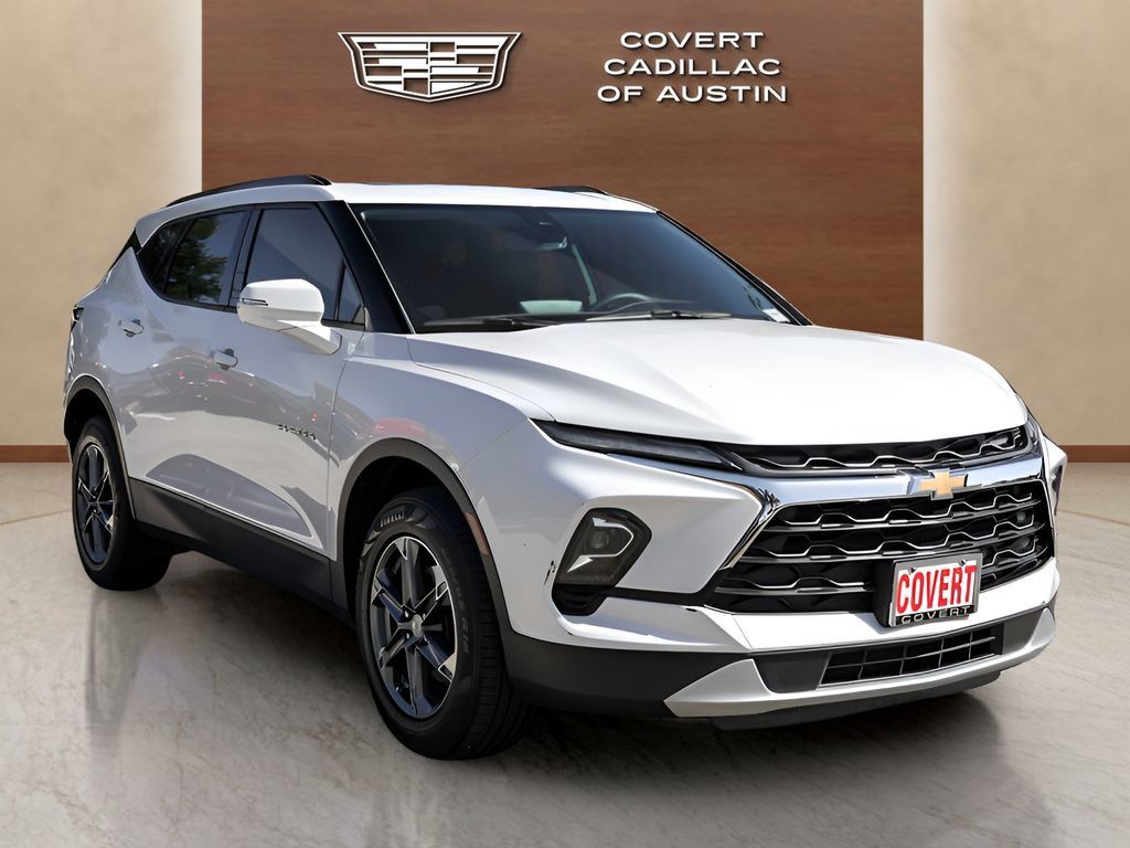 Used 2023 Chevrolet Blazer LT FWD image 6