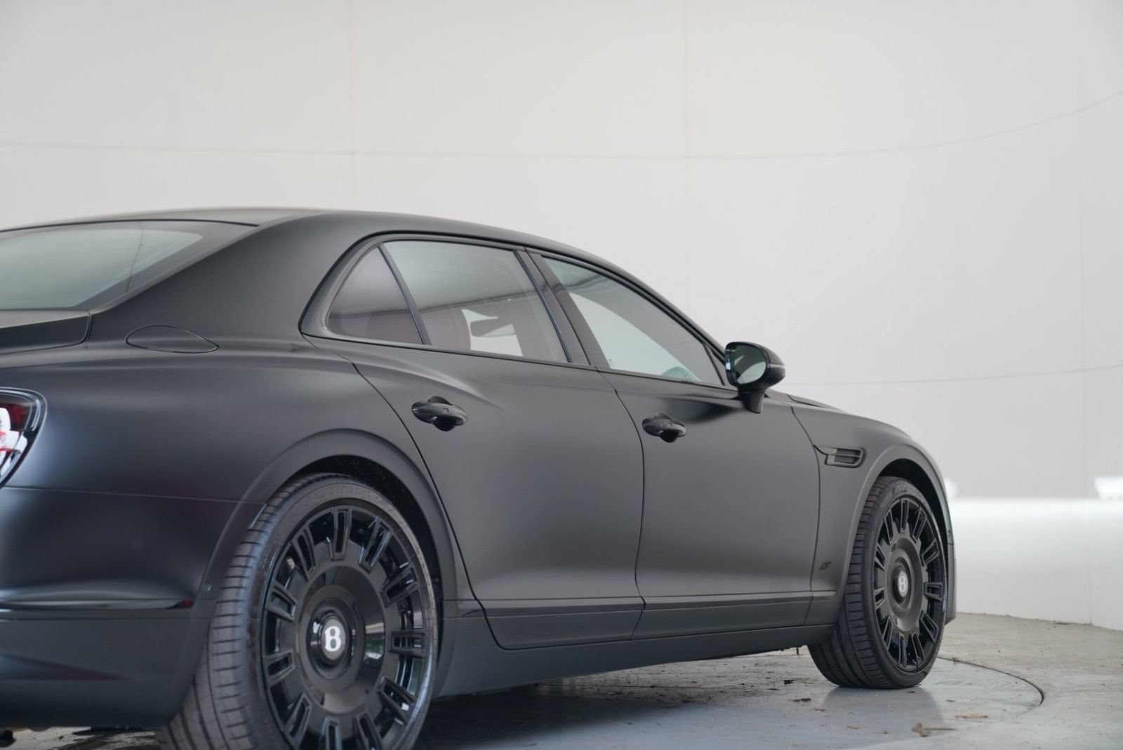 Used 2023 Bentley Flying Spur S V8 AWD/4WD image 32