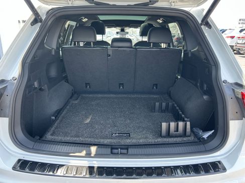 Certified 2024 Volkswagen Tiguan SE R-Line image 27