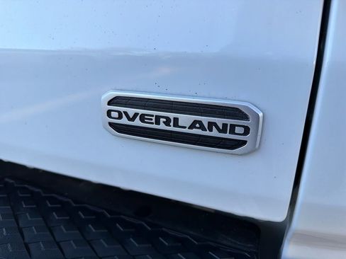 Used 2022 Jeep Gladiator Overland w/ Popular Equipment Package image 11