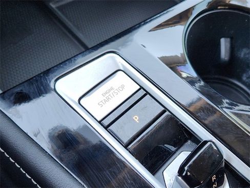 Used 2024 Volkswagen Atlas SE w/ Black Wheel Package image 22