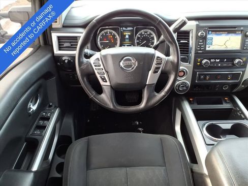 Used 2018 Nissan Titan SV w/ SV Convenience Package image 15