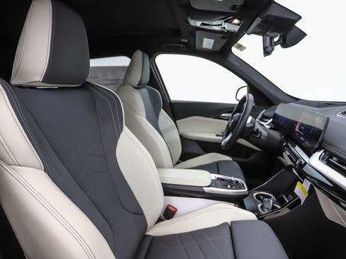 New 2026 BMW X1 xDrive28i AWD/4WD image 31