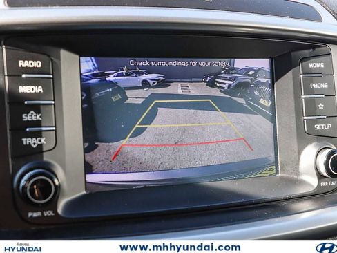 Used 2019 Kia Sorento FWD V6 image 24