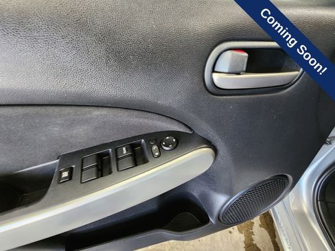 Used 2011 MAZDA MAZDA2 Touring FWD image 9