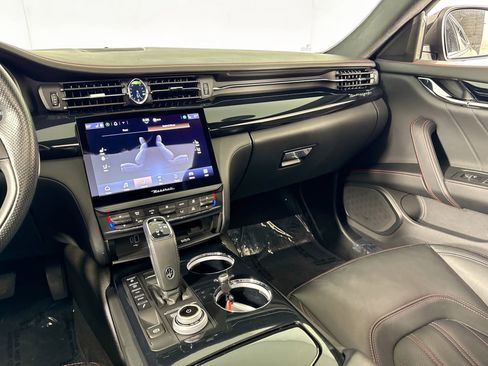 Used 2023 Maserati Quattroporte Modena Q4 image 31