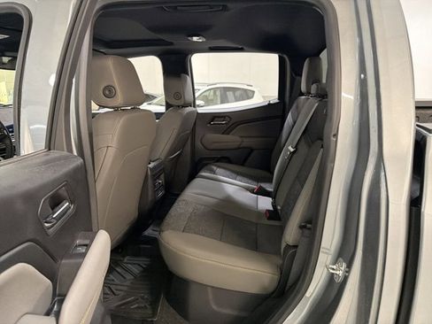 Used 2024 Chevrolet Colorado ZR2 w/ Technology Package image 8