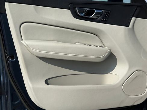 Used 2023 Volvo XC60 B5 Plus w/ Protection Package Premier image 16