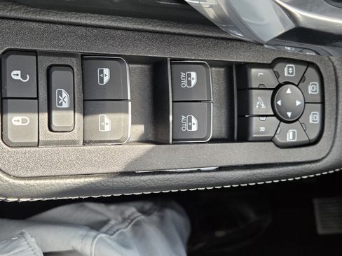 New 2026 RAM 2500 Laramie w/ Night Edition AWD/4WD image 18