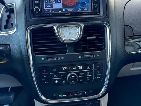 Used 2012 Chrysler Town & Country Touring-L w/ Entertainment Group #2 image 16