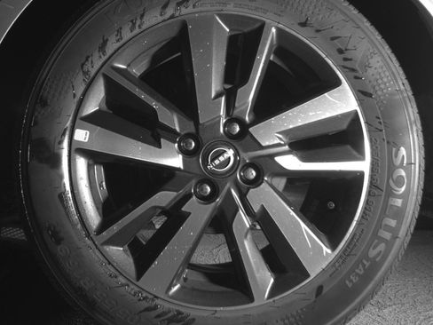 Used 2025 Nissan Versa SV FWD image 14