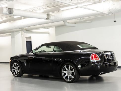 Used 2017 Rolls-Royce Dawn RWD image 8