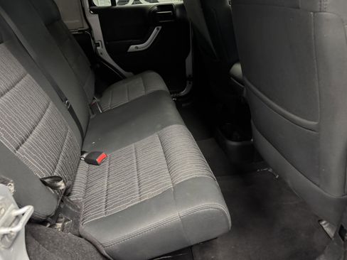 Used 2012 Jeep Wrangler Unlimited Sahara w/ Connectivity Group image 14