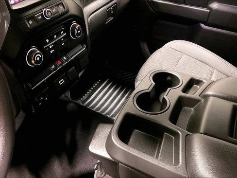 Used 2020 Chevrolet Silverado 1500 Custom w/ Custom Value Package AWD/4WD image 17