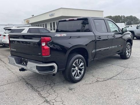 Used 2024 Chevrolet Silverado 1500 LT image 3