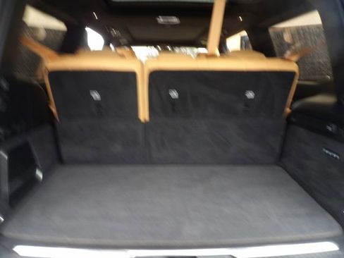 Used 2022 Jeep Grand Wagoneer Series III w/ Rear Seat Video Group 1 image 33