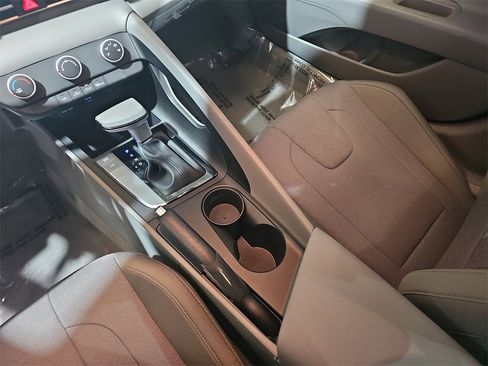 New 2026 Hyundai Elantra SE w/ Cargo Package image 26