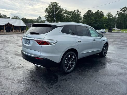 Used 2022 Buick Enclave Essence w/ Experience Buick Package FWD image 6