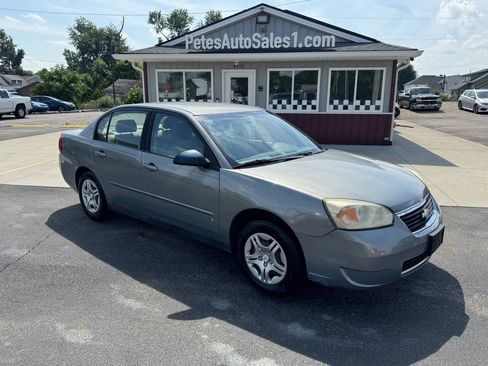 Used 2007 Chevrolet Malibu LS w/ Enhanced Safety Package FWD image 2