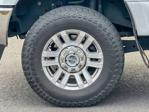 Used 2017 Ford F250 XLT image 33