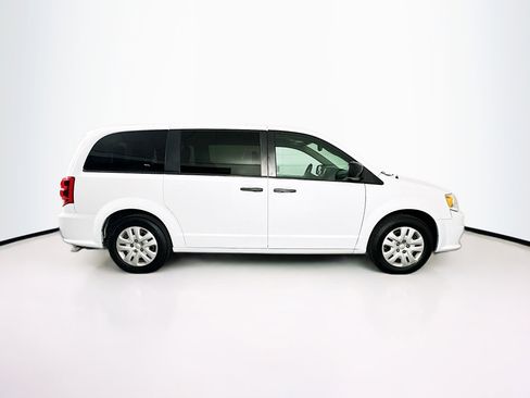 Used 2019 Dodge Grand Caravan SE w/ UConnect Hands-Free Group image 10