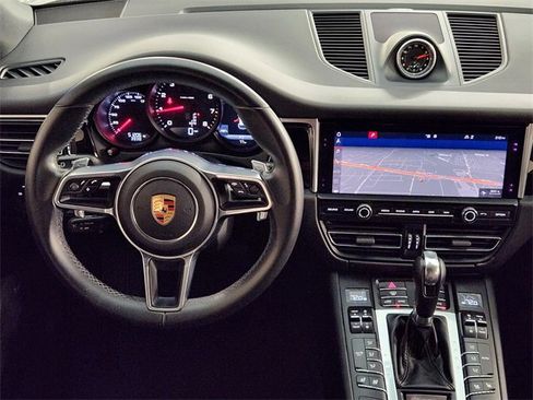 Used 2019 Porsche Macan image 25