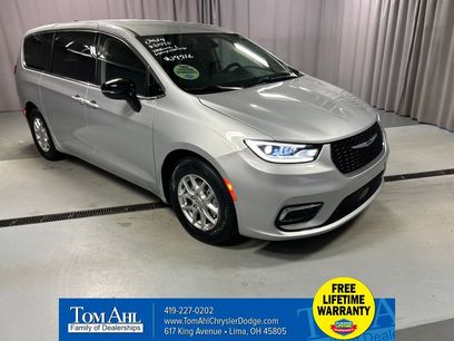Used 2024 Chrysler Pacifica Touring-L