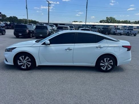 Used 2022 Nissan Altima 2.5 S FWD image 2