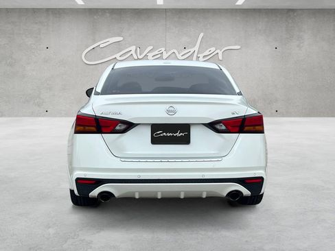 Used 2021 Nissan Altima 2.5 SV w/ SV Premium Package FWD image 15