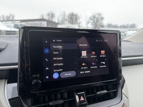 Used 2025 Toyota Corolla Hybrid Sedan image 40