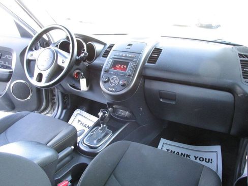 Used 2013 Kia Soul + w/ Audio Pkg FWD image 13