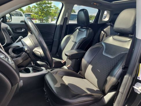 Used 2018 Jeep Compass Latitude w/ Popular Equipment Group AWD/4WD image 21
