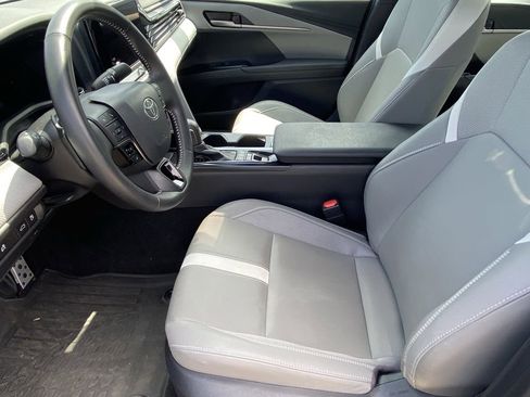 Used 2026 Toyota Camry SE FWD image 4