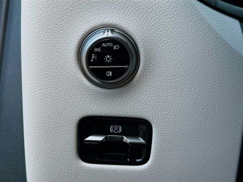 Used 2026 Mercedes-Benz GLC 300 4MATIC image 10