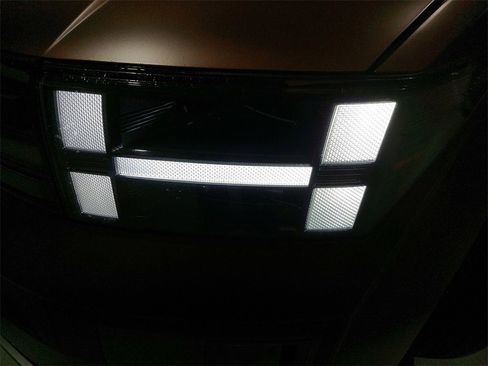 Used 2025 Hyundai Santa Fe Limited image 33