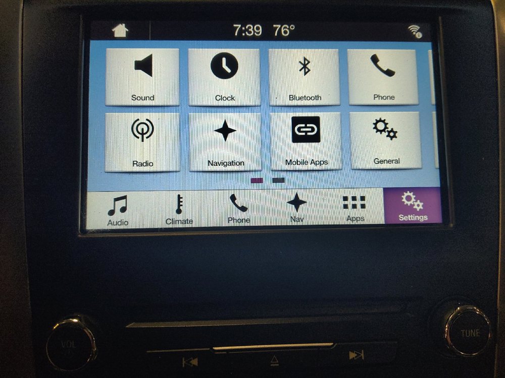 Used 2017 Ford Fusion SE w/ Fusion SE Technology Package FWD image 25