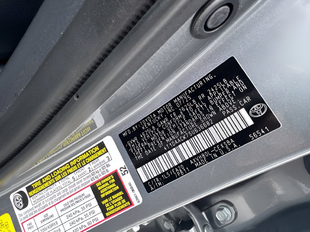 Used 2025 Toyota Camry SE FWD image 29